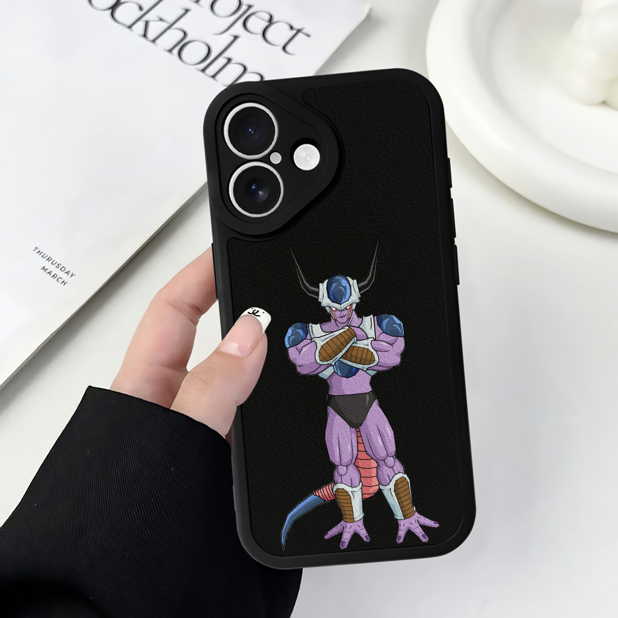 （画像用） ドラゴンボール フリーザ DRAGON BALL Frieza 【iPhone 16シリーズ対応】シリコンスマホケース（レザー調） 材質：シリコン